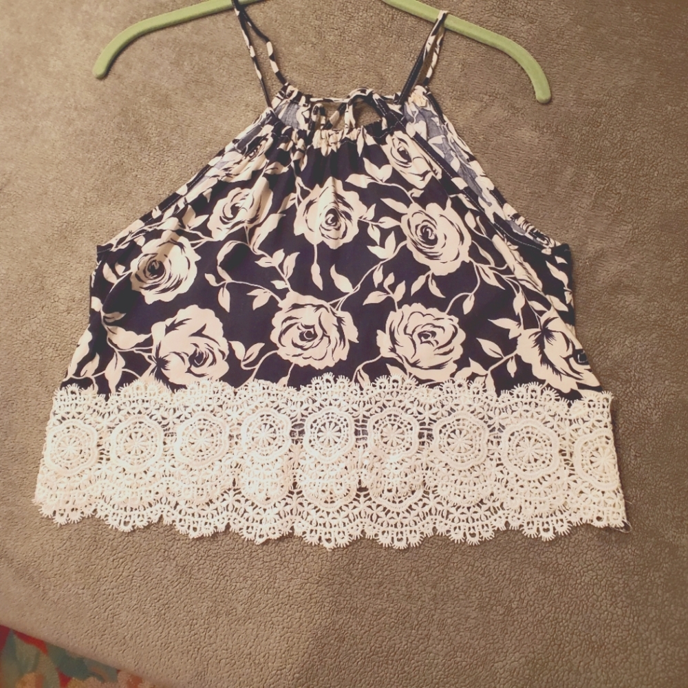 Designed in City of Angels Croptop, Size S